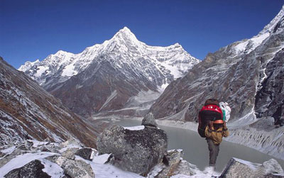 Tashi Lapcha-la pass trekking