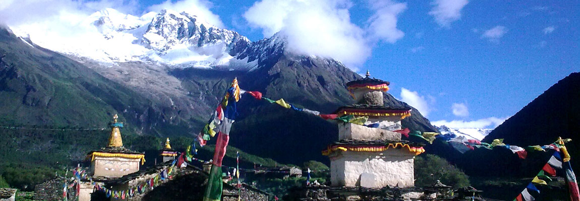 Tsum valley trekking